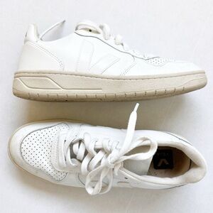 Veja Sneakers V-10 LEATHER WHITE Lace Up Tennis Shoes size 7 retro dad mom